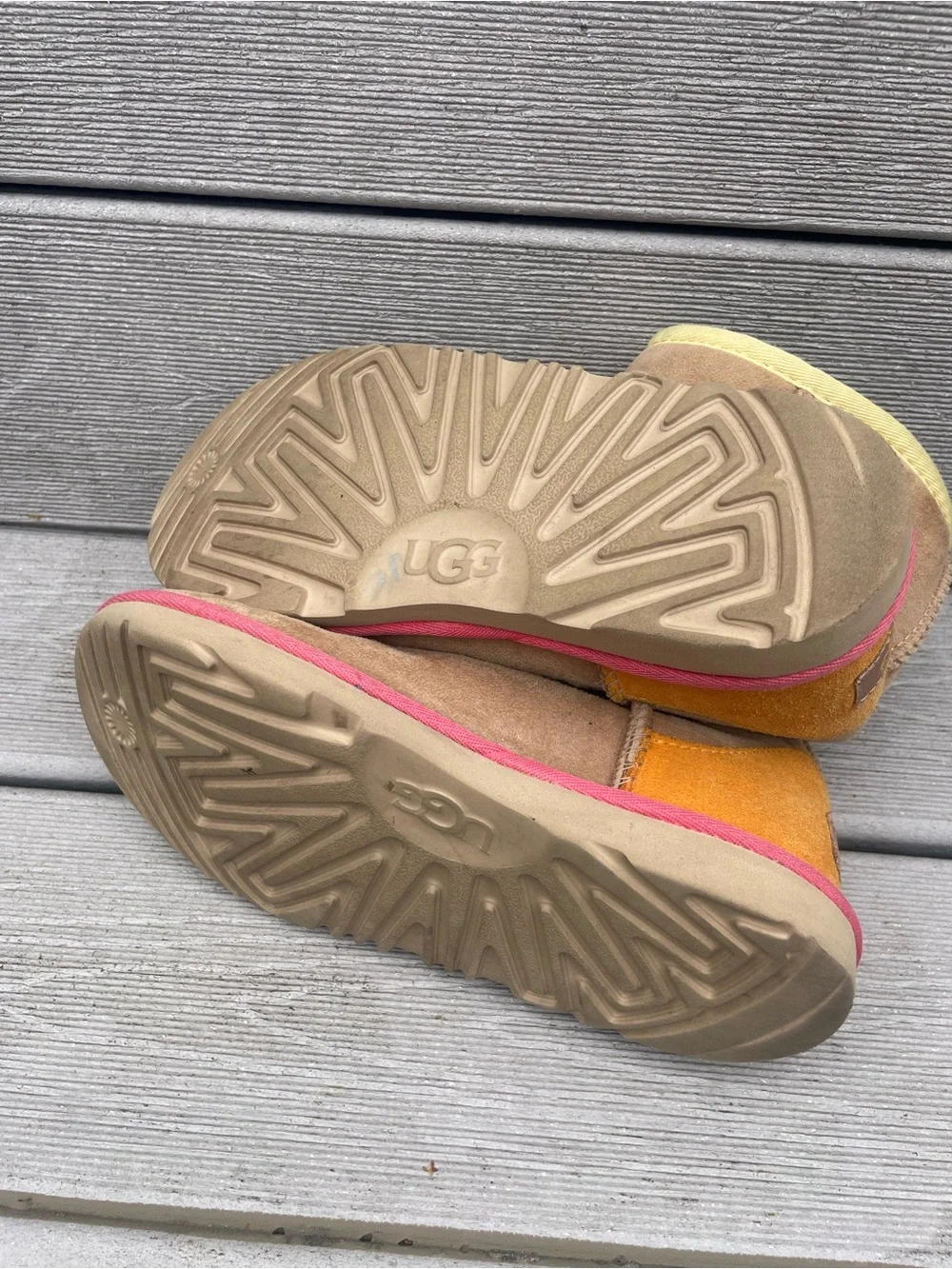 UGG Kids Classic Short II Water Resistant Boots Beachwood Papaya Little Girl 3
